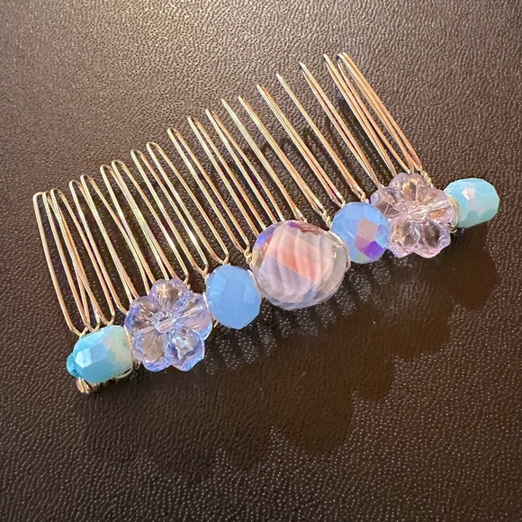 Handmade Beaded Light Blue & Aqua Flower Glass & Crystal Gold Hair Comb - Picture 6 of 6